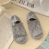 Meias de bolinhas meias curtas femininas primavera e verão meias de algodão estilo fino cor sólida meias sapatilha calcanhar antiderrapante de bolinhas meias invisíveis preto e branco femininas