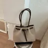 Bolsa de ombro retrô da moda para mulheres, novo estilo outono e inverno de 2026, bolsa tote de grande capacidade, bolsa de ombro simples