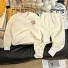 Conjunto de ropa térmica para niños y niñas, conjunto cálido de dos piezas engrosado con forro polar para otoño e invierno, pijamas y ropa de casa para bebé