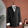 El traje de dos piezas para hombre con solapa de muesca es adecuado para bodas, fiestas, eventos de cena, bailes de graduación y actuaciones en el escenario.