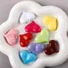 Pingente Cor de Creme em Formato de Coração com Furo para Pendurar, Chaveiro Acrílico em Formato de Coração Acessório DIY Acessório para Celular