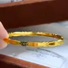 Pulsera de Mariposa Hielo Triturado Color Oro para Mujer, Oro de Arena Vietnamita de Imitación, Joyería de Pulsera Versión Estrecha de Lujo Ligero de Gama Alta
