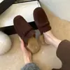 Mules de Camelo Pelúcia 2026 Slip-on Composto Plano Pelo Velho Chinelos Femininos Estilo Dinheiro Cabeça Inferior Novo
