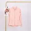 Chaqueta LULU DF con cuello alto y logo, en stock para entrega inmediata, ajustada, transpirable, elástica, con cremallera dorada, para fitness y deportes