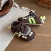 Bonitas zapatillas de estilo alemán para niñas, nueva colección otoño 2026, zapatos casual versátiles, zapatillas cómodas de suela blanda con detalles de lazo y cordones