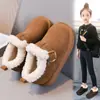 Botas de Nieve para Niñas 2026 Más Terciopelo Engrosadas Cálidas Invierno Nuevo Estilo Antideslizantes Casuales Versátiles Cálidas Ropa de Abrigo Botas Cortas de Algodón
