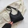 Celebridad de internet moda caliente pedrería estilo occidental bolso casual 2024 Nuevo este año popular bolso de hombro bolso pequeño simple para mujer