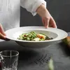 Plato hondo de fábrica Plato sombrero de paja Plato de cerámica blanca Plato plato Plato de servicio Hogar Sentido avanzado Concepto artístico Platos Plato Salah Plato de cena para comida occidental