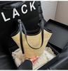 Bolsa Transfronteiriça Tendência Casual Versátil Grande Capacidade Feminina 2025 Nova Bolsa de Ombro Tecida Casual para Férias na Praia