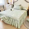 Novo modelo 2026 saia de cama de solteiro escovada 100% algodão, conjunto de peça única de três peças, conjunto de capa de edredom de quatro peças