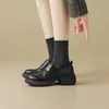 Sapatilhas de Salto Médio Outono 2026 Cabedal de Couro Estilo Britânico Sapatos Pequenos de Couro Femininos Novos Versátil Velcro Salto Bloco Cano Baixo