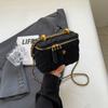Bolsas de Lã com Design de Nicho Outono e Inverno 2026 Novas Bolsas Femininas Tendência Versátil Bolsa Transversal com Corrente Mini Bolsa Quadrada