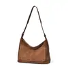 Nova bolsa hobo de couro bovino fosco 2026, estilo retrô e casual, bolsa de ombro de couro macio de grande capacidade, bolsa transversal e bolsa de axila para mulheres