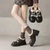 Sapatos Pequenos de Couro Jk de Pele de Vaca Quente e Macio 2025 Solado Grosso Salto Médio Grosso Bico Redondo Fechamento Duplo Pelo Genuíno Boca Profunda Sapatilhas