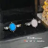 Anillo Versa Pequeño y Exquisito para Chica Pintora al Óleo con Abanico Flor de Hibisco Tallada con Textura Italiana Anillo Abierto de Cristal Rosa