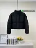 Jaqueta grande de penugem de ganso, estilo curto, para outono e inverno, projetada para exportação, casaco puffer curto feminino, gola alta, à prova de vento, espessado, disponível para fornecimento em massa