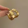 Nuevos pendientes de aro con lunares cepillados estilo minimalista para mujer 2026, pendientes de alta gama, pendientes de lujo ligero, accesorios para orejas elegantes y con estilo para mujer
