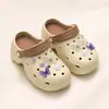 Nuevos zuecos cómodos de suela gruesa en bloques de color con una sensación de "caminar sobre heces", populares zapatos casuales de plataforma alta de verano para mujer, cómodos, antideslizantes, adecuados para usar al aire libre.