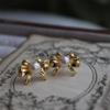Pendientes de Perla de Agua Dulce Natural Estilo Retro Elegante Pequeño Fresco Estilo Celebridad con Lazo Aguja de Plata 925