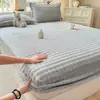 Lençol de cama de veludo bolha espesso para o inverno, peça única, colcha quente, protetor de colchão de veludo de leite, capa de colchão Simmons de veludo coral
