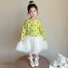 Conjunto de Suéter de Bolinhas e Saia de Bolo para Meninas, Novo Estilo Primavera e Outono 2026, Conjunto de Duas Peças Moda Coreana para Meninas Pequenas