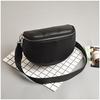 Versión coreana de bolso pequeño de color sólido Bolso de moda personalizado para mujer Bolso de mensajero retro simple moda