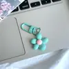 Llavero de Flor de Cinco Pétalos de Color Sólido Lindo y Colorido, Colgante Versátil Personalizado para Bolsa, Regalo para Pareja y Mejor Amiga con Accesorios Colgantes
