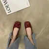 Sapatilhas femininas estilo Chanel 2026 novo modelo primavera/outono com laço, bico quadrado, sola plana, corte baixo, sapatos de vovó versáteis para o dia a dia