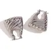 Moda Europea y Americana Pendientes Exagerados Simples Versátiles de Personalidad Acero Inoxidable Color Hueco Calado Luz de Lujo Pendientes de Gama Alta para Mujeres