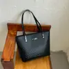 Bolso grande tejido con patrón transfronterizo para mujer, nuevo bolso tote casual de gran capacidad, bolso de hombro de moda y texturizado para el día a día