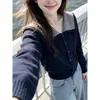 Novo Cardigan Elegante de Tricô Outono/Inverno 2026 Estilo College Coreano Gola Azul Marinho Listrado Suéter de Botão Único para Mulheres