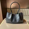 Bolso Cruzado de Hombro Único Tejido para Primavera/Verano 2026 Bolso de Axila Bolso Cesta Piel Genuina Cuero de Vaca de Primera Capa Bolso Tejido