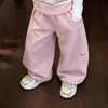 Conjunto de Primavera y Otoño para Niñas 2026 Dulce Nuevo Chaleco de Punto Rayado para Niños Pantalones de Pierna Ancha Conjunto de Tres Piezas para Niñas