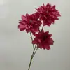 Dalia de un solo tallo, tres cabezas, soñadora - un arreglo floral decorativo para bodas, decoraciones de pasillo y decoración del hogar. Ramo de flores artificiales