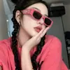 Gafas de sol rectangulares marco pequeño color rojo rosa accesorios para fotos de mujer网红 hot hot girl dulces geniales gafas de sol retro y2k-
