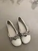 Primeiro Encontro Jifa Temperamento Francês Tiras Cruzadas Florais Sapatos de Salto Baixo Femininos Primavera Outono Solado Macio Fundo Plano Sapatos de Vovó Mocassins