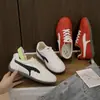 Zapatos blancos retro para mujer, nuevas zapatillas blancas versátiles de suela gruesa vintage para mujer, zapatillas deportivas casuales de otoño 2026