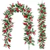 Colgante de pared de enredadera de flor artificial para decoración del hogar con hojas de acebo y bayas rojas, arreglo de ambiente navideño, enredadera artificial de Navidad