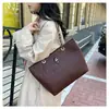 Bolso Tote de Moda para Mujer de Gran Capacidad con Relieve de Calavera, Color Sólido, Bolso de Hombro Versátil Casual y Elegante de Nicho