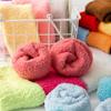 Amazon Mulheres Pantufas Meias Fofas Pelúcia Casa Dormir Meias Coral Fleece Meias Candy Color Meias de Cano Médio Cross Border