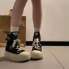 Zapatillas Blancas de Suela Gruesa Super Elegantes que Aumentan la Altura para Mujer, Nuevo Modelo Primavera 2026, Zapatos de Lona de Caña Alta para Mujeres Bajitas, Zapatos de Mujer de Moda y Versátiles