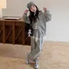 Conjunto de sudadera de otoño e invierno para niñas 2026 nuevo estilo coreano con capucha y volantes para niñas mayores, conjunto de dos piezas