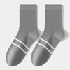 Calcetines clásicos a rayas de media pantorrilla para mujer para otoño e invierno, alto contenido de algodón, calcetines largos de algodón para mujer, Industria de Calcetines Zhujie