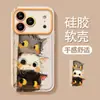 Tres Gatos Colgando de una Cadena Adecuado para Funda de Teléfono Apple 17 iPhone 15 Pro Max Silicona 16 Ventana Grande 14 Lindo 18 Mujer