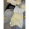 Camisa Cubre-traje Casual Delgada de Verano con Protección Solar, Estilo Puro y Perezoso, Estampado de Letras de Espuma, Cuello Diagonal Sexy, Camiseta de Manga Larga para Mujer