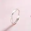 Anillos de Pareja Mobius de Plata de Ley S925, un Par de Anillos Ajustables Bicolores Blanco y Negro, Anillos de Banda Lisa Sencillos al por Mayor