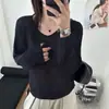 Camiseta básica de punto con cuello en V hueco para mujer, nuevo estilo otoño e invierno 2026, suelta y casual, suéter top adelgazante y ligero