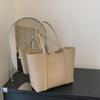 Bolso pequeño retro para mujer 2023 otoño e invierno Nuevo bolso de hombro moderno y a la moda, bandolera simple con textura, bolso tote 1683