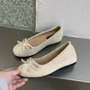 Zapatos Individuales Rojos Retro de Gamuza con Aumento Interno de Altura para Mujer 2026 Nuevo Verano Zapatos Plateados Franceses de Ballet para Fiesta