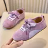 Zapatillas deportivas para niñas, nueva colección primavera/otoño 2026, zapatillas de entrenamiento alemanas de suela blanda, zapatillas casuales de cara suave para niños, zapatos versátiles estilo Forrest Gump